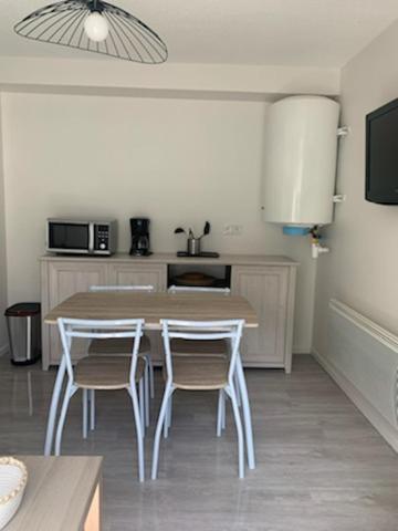 Avec Jardinet Apartment *